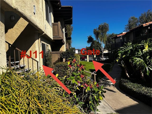 1345 Cabrillo Park J11, Santa Ana, CA 92701