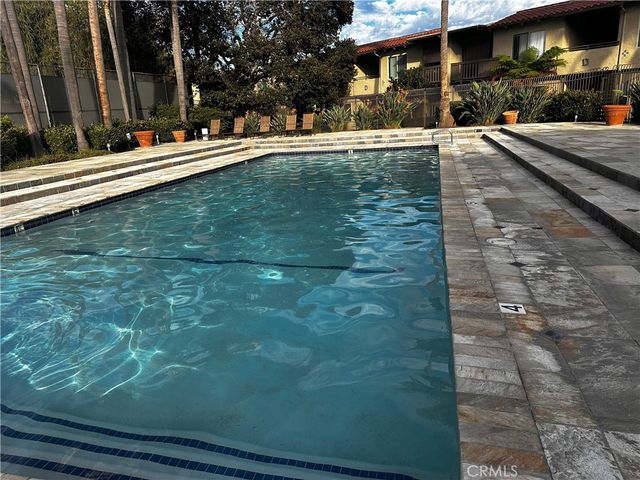 1345 Cabrillo Park J11, Santa Ana, CA 92701