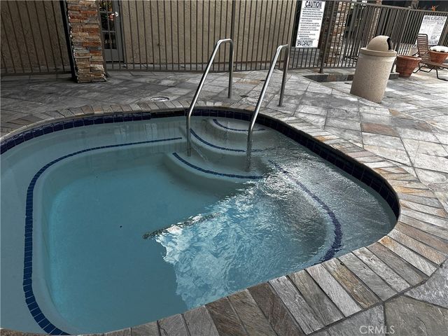 1345 Cabrillo Park J11, Santa Ana, CA 92701