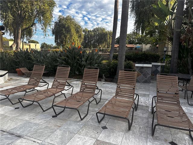 1345 Cabrillo Park J11, Santa Ana, CA 92701