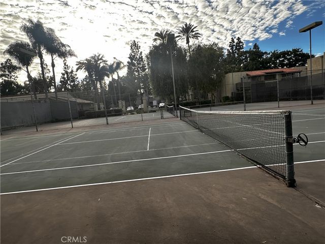 1345 Cabrillo Park J11, Santa Ana, CA 92701