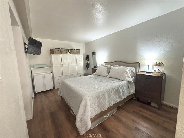 1345 Cabrillo Park J11, Santa Ana, CA 92701