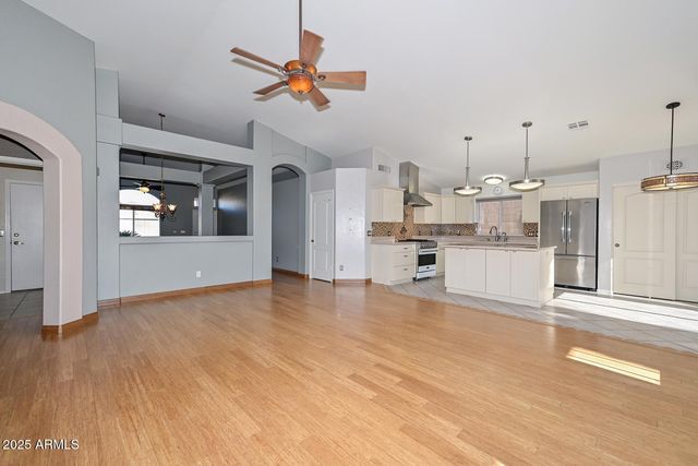 1017 E MONTOYA Lane, Phoenix, AZ 85024