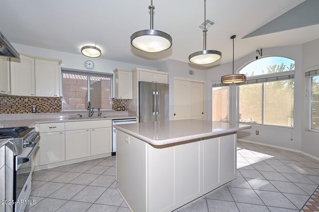 1017 E MONTOYA Lane, Phoenix, AZ 85024