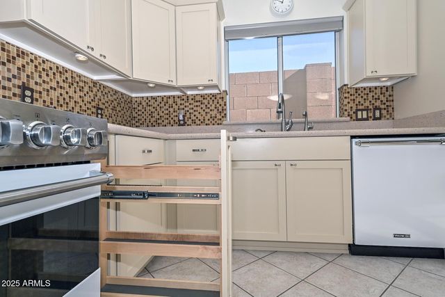 1017 E MONTOYA Lane, Phoenix, AZ 85024