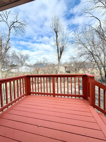 7713 Dellwood Drive, Urbandale, IA 50322