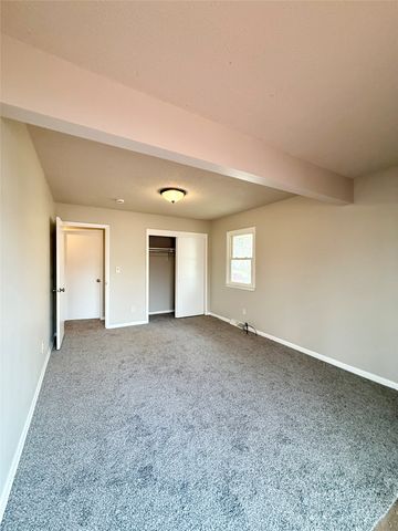 7713 Dellwood Drive, Urbandale, IA 50322