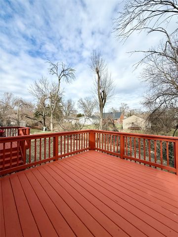 7713 Dellwood Drive, Urbandale, IA 50322