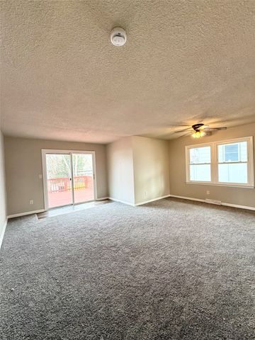 7713 Dellwood Drive, Urbandale, IA 50322