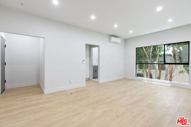 7229 Willoughby Avenue 15, Los Angeles, CA 90046
