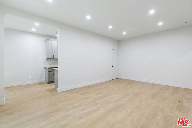 7229 Willoughby Avenue 15, Los Angeles, CA 90046