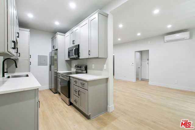 7229 Willoughby Avenue 15, Los Angeles, CA 90046