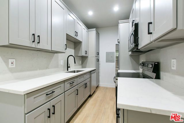 7229 Willoughby Avenue 15, Los Angeles, CA 90046