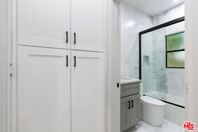 7229 Willoughby Avenue 15, Los Angeles, CA 90046