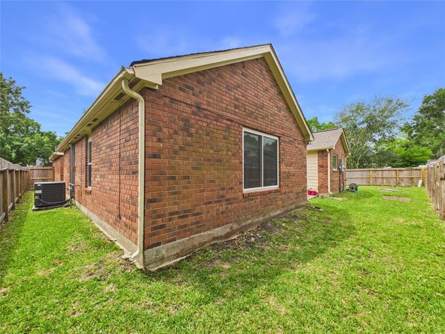 1210 Berkeley Lake Lane, Houston, TX 77062