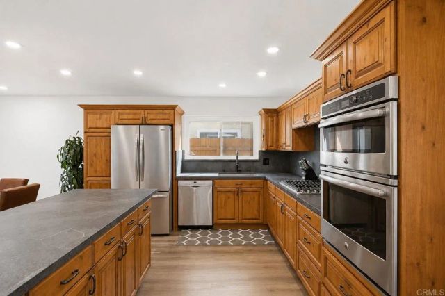 1682 E Washington Avenue, Escondido, CA 92027