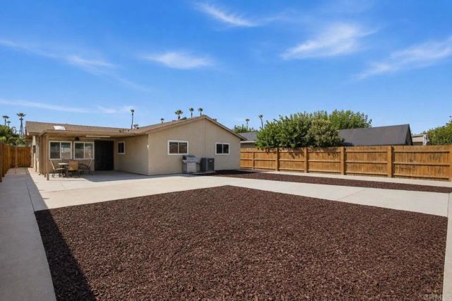 1682 E Washington Avenue, Escondido, CA 92027