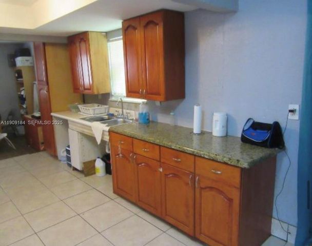 2800 NW 9th Place, Fort Lauderdale, FL 33311