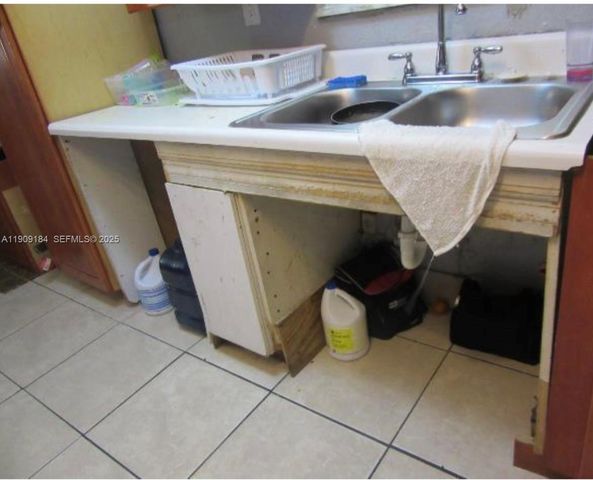 2800 NW 9th Place, Fort Lauderdale, FL 33311