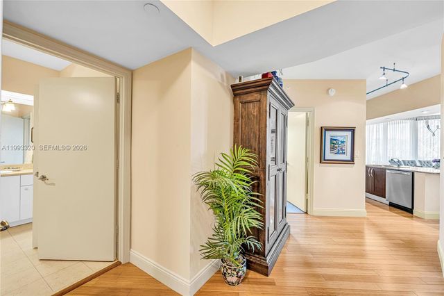 20000 E Country Club Drive 508, Aventura, FL 33180