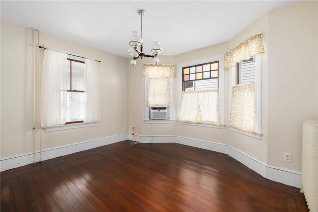 9 Cummings Road, Newport, RI 02840