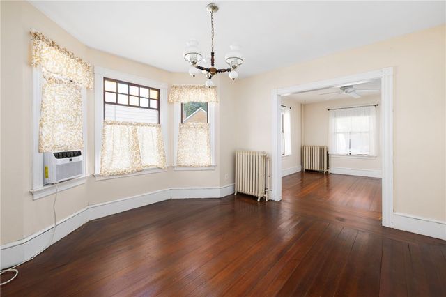 9 Cummings Road, Newport, RI 02840