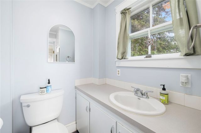 9 Cummings Road, Newport, RI 02840