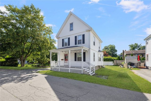 9 Cummings Road, Newport, RI 02840