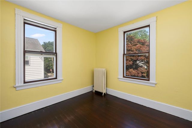 9 Cummings Road, Newport, RI 02840