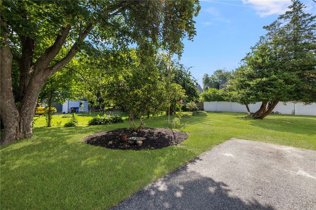 9 Cummings Road, Newport, RI 02840