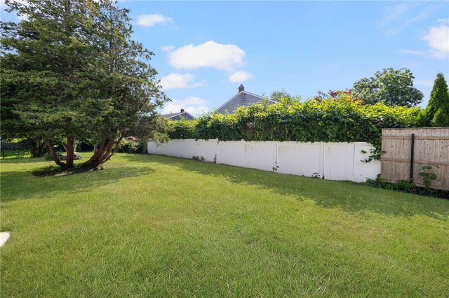 9 Cummings Road, Newport, RI 02840