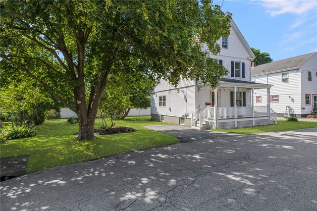 9 Cummings Road, Newport, RI 02840