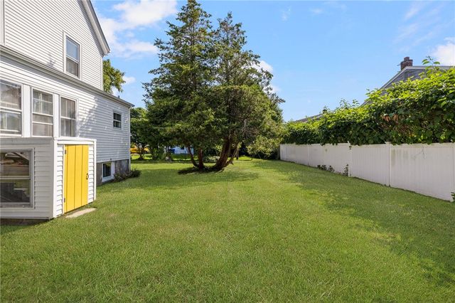 9 Cummings Road, Newport, RI 02840