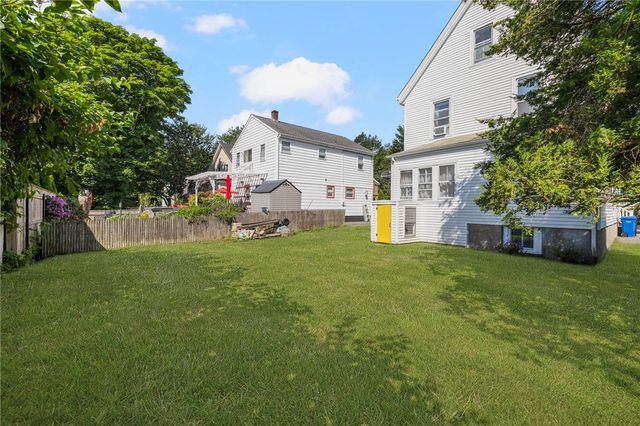 9 Cummings Road, Newport, RI 02840