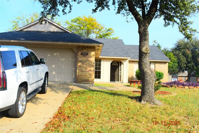 2423 Overbrook Drive, Arlington, TX 76014