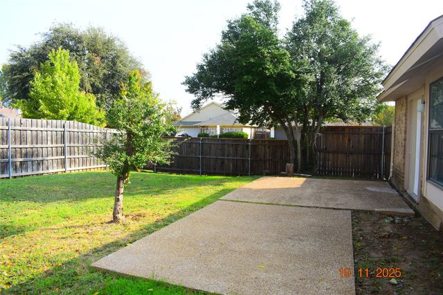 2423 Overbrook Drive, Arlington, TX 76014