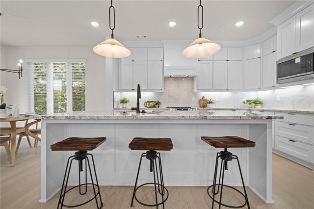 30 Cromer Drive, Bella Vista, AR 72715