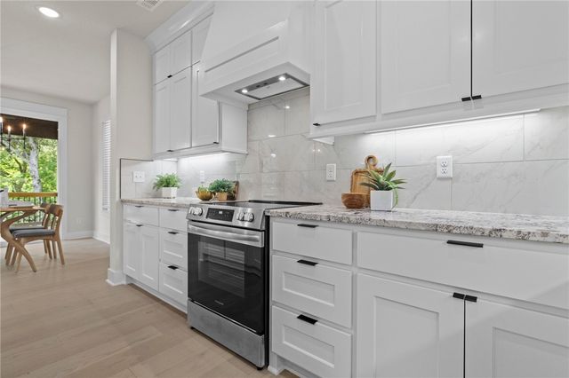 30 Cromer Drive, Bella Vista, AR 72715