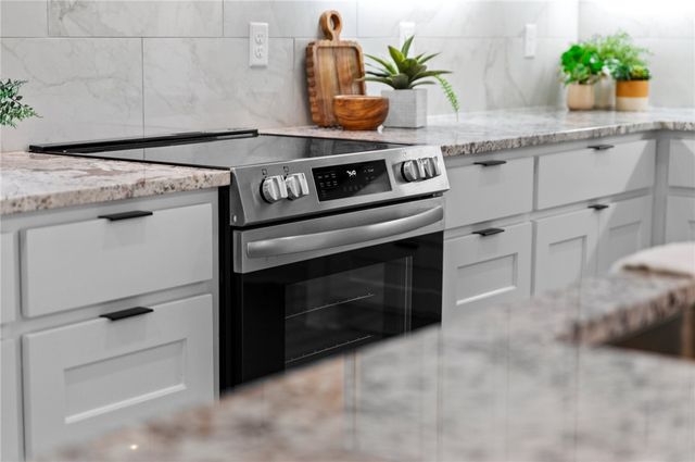 30 Cromer Drive, Bella Vista, AR 72715