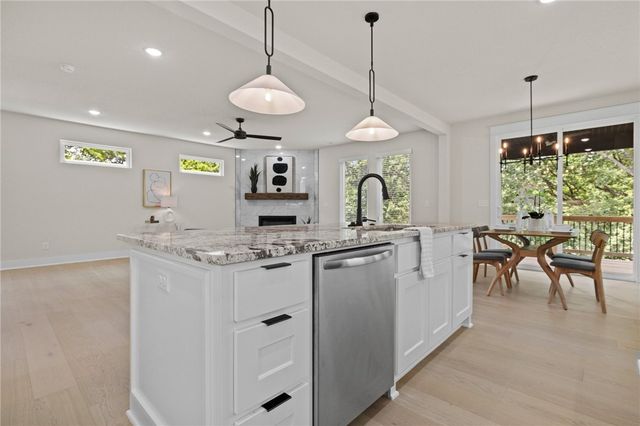 30 Cromer Drive, Bella Vista, AR 72715