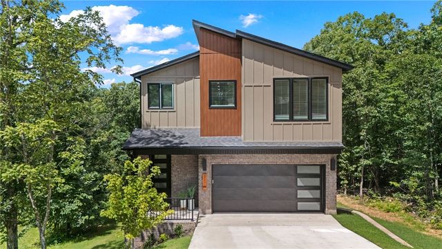 30 Cromer Drive, Bella Vista, AR 72715