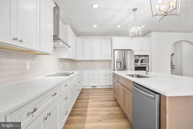 1409 BRENT ST, Fredericksburg, VA 22401