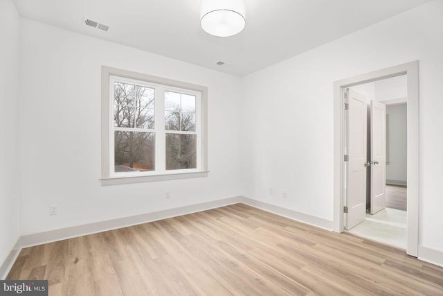 1409 BRENT ST, Fredericksburg, VA 22401