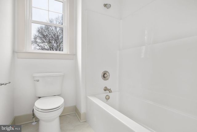 1409 BRENT ST, Fredericksburg, VA 22401