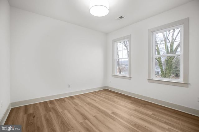 1409 BRENT ST, Fredericksburg, VA 22401