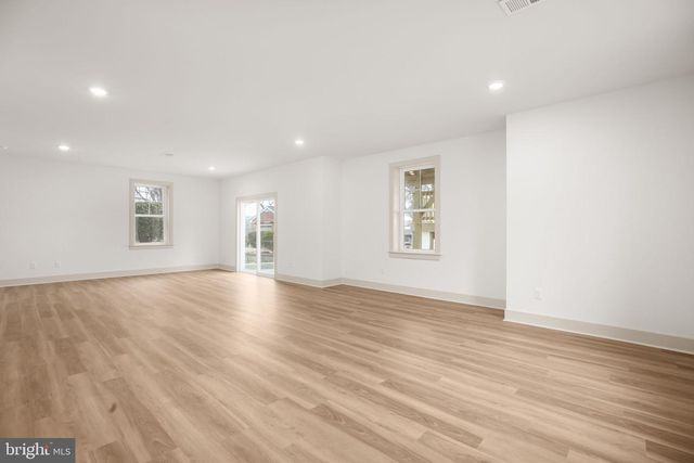 1409 BRENT ST, Fredericksburg, VA 22401