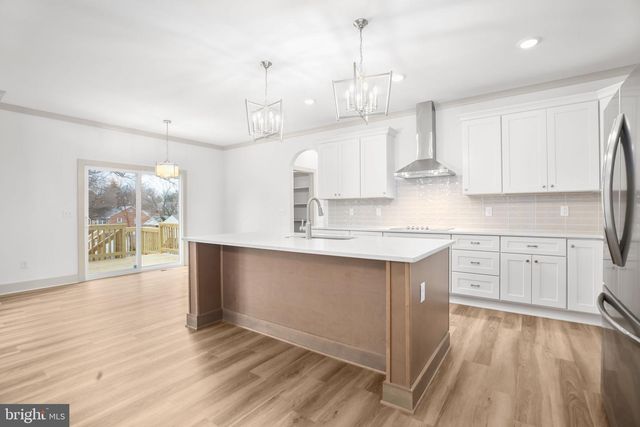 1409 BRENT ST, Fredericksburg, VA 22401