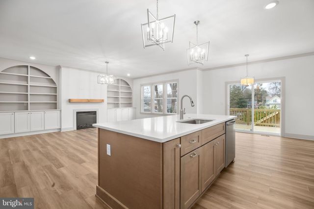 1409 BRENT ST, Fredericksburg, VA 22401