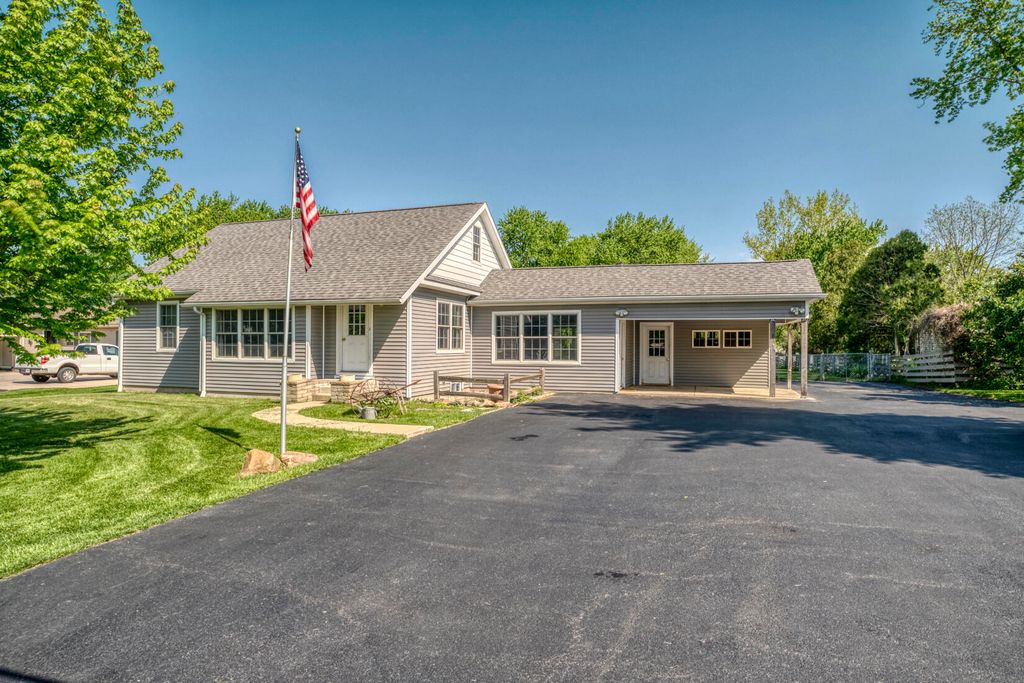 4912 W Main Street, Lowell, IN 46356