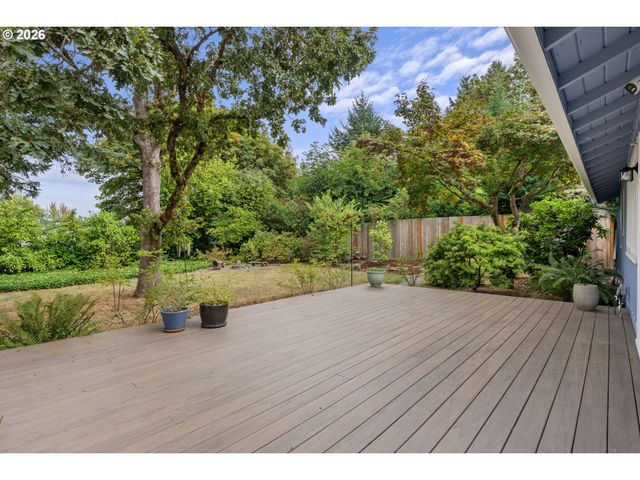 9125 Sw GARDEN HOME Rd, Portland, OR 97223